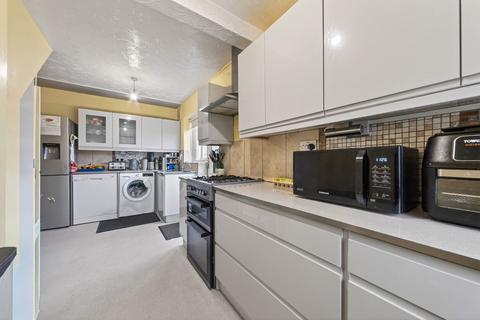 4 bedroom semi-detached house for sale, Shelley Road, Wellingborough NN8