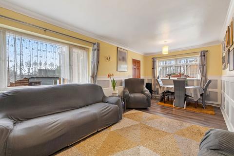 4 bedroom semi-detached house for sale, Shelley Road, Wellingborough NN8