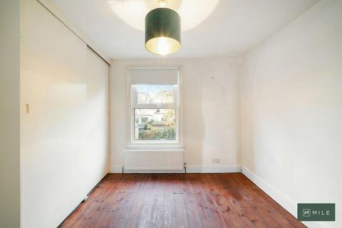 2 bedroom apartment to rent, Clifford Gardens, London