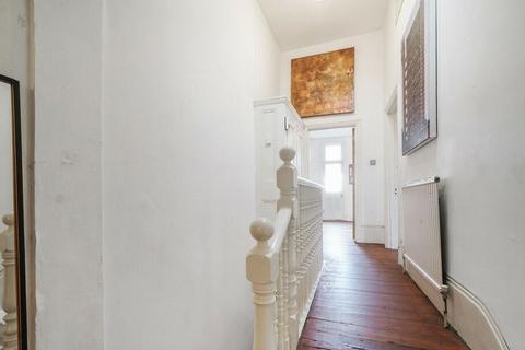 2 bedroom apartment to rent, Clifford Gardens, London