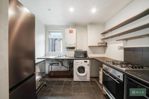 2 bedroom apartment to rent, Clifford Gardens, London