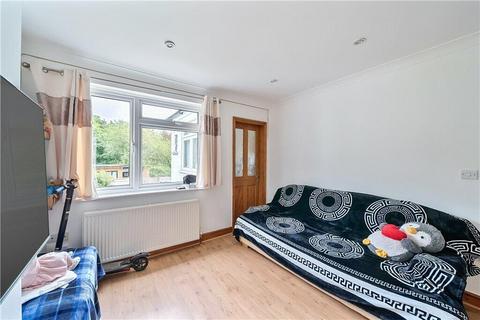 2 bedroom flat for sale, Everton Drive, Stanmore HA7