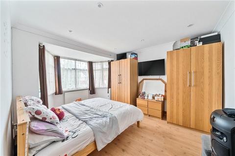 2 bedroom flat for sale, Everton Drive, Stanmore HA7
