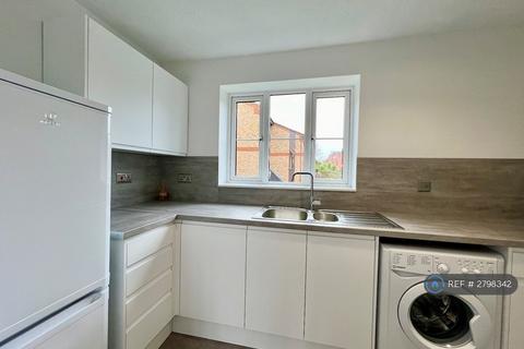 undefined, Longlands Court, Mitcham, CR4