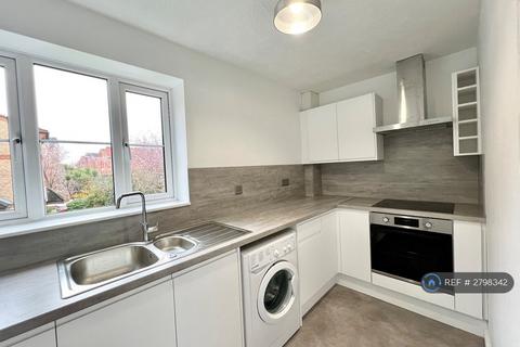undefined, Longlands Court, Mitcham, CR4