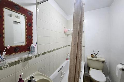 undefined, 2/L, 29 Cardiff Street, Millport, Isle of Cumbrae, KA28 0AS
