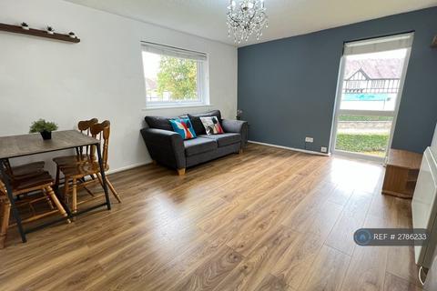 2 bedroom flat to rent, The Gables, Manchester, M33