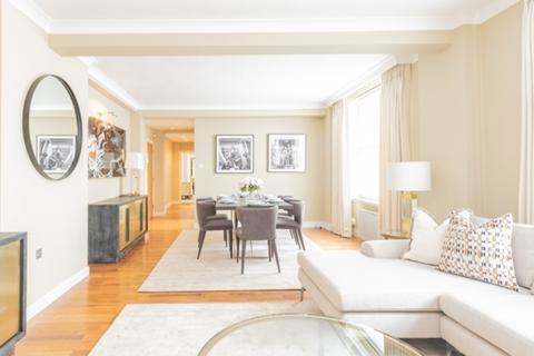3 bedroom property to rent, Hill Street, London W1J