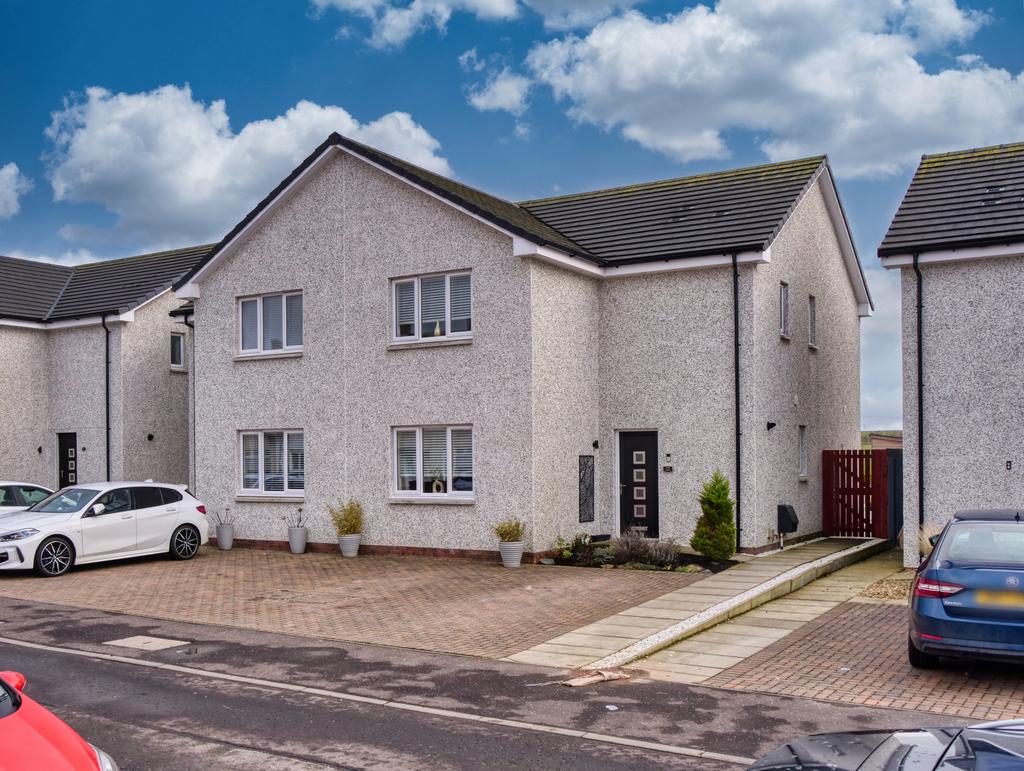 3 Bedroom Semi Detached Villa
