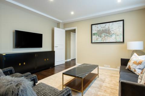 3 bedroom apartment to rent, Hill Street, London W1J