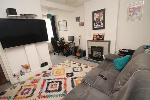 2 bedroom end of terrace house for sale, St. Georges Square, Maidstone