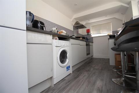 4 bedroom terraced house to rent, Castle Street, Canterbury, CT1