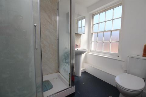 4 bedroom terraced house to rent, Castle Street, Canterbury, CT1