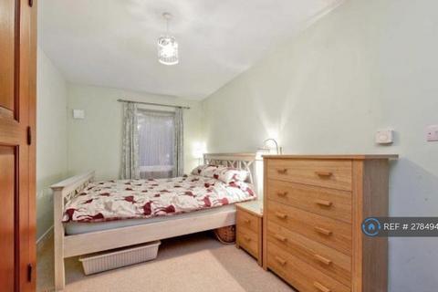 2 bedroom flat to rent, Jamaica Road, London, SE16