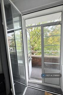 1 bedroom in a flat share to rent, Gliddon Road, London, W14