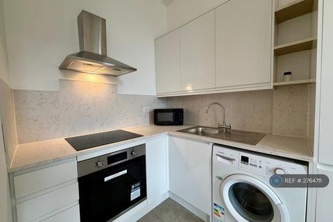 2 bedroom flat to rent, Montgomery St, Edinburgh, EH7