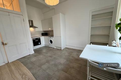 undefined, Montgomery St, Edinburgh, EH7