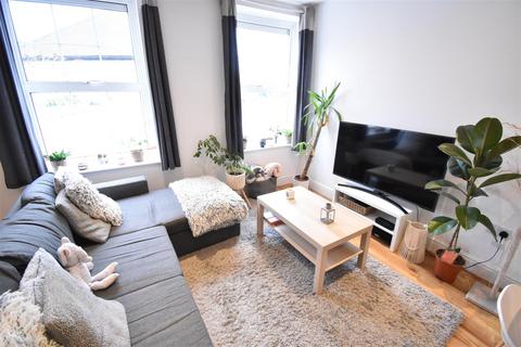 1 bedroom apartment to rent, Surbiton Hill Road, Surbiton