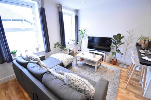 1 bedroom apartment to rent, Surbiton Hill Road, Surbiton