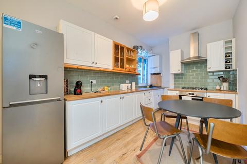 2 bedroom flat for sale, Glengall Road, Queens Park, London, NW6