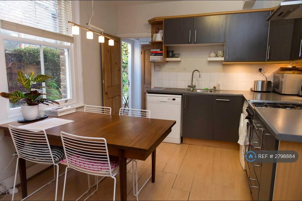 Large Eat-In Kitchen (Unfurnished)