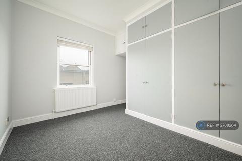 3 bedroom flat to rent, Stanton Court, London, N3