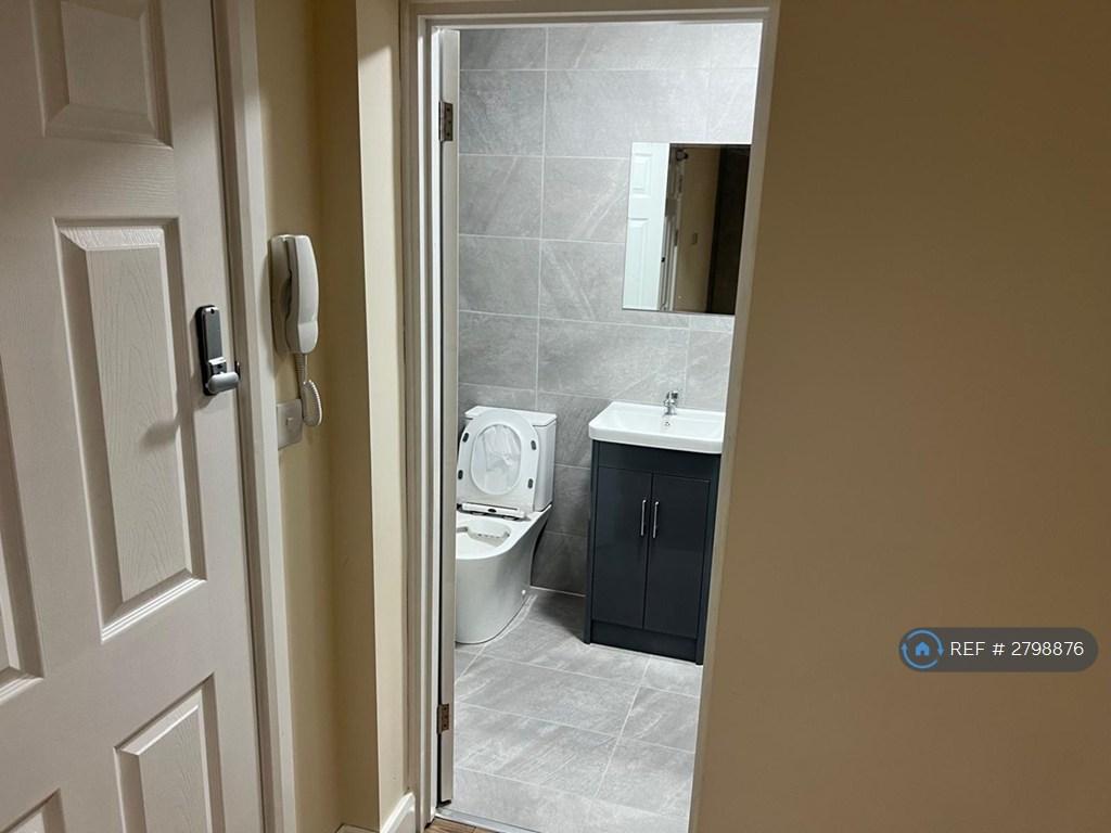 Room 3 - Bathroom