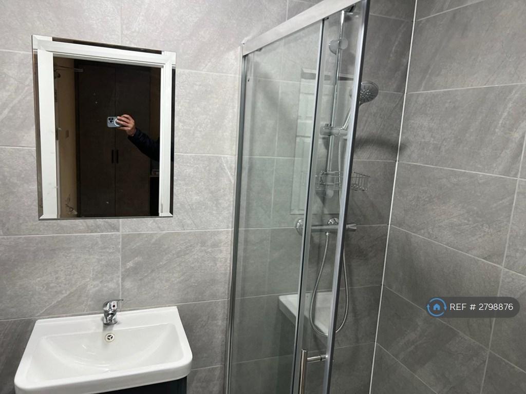 Room 3 - Bathroom