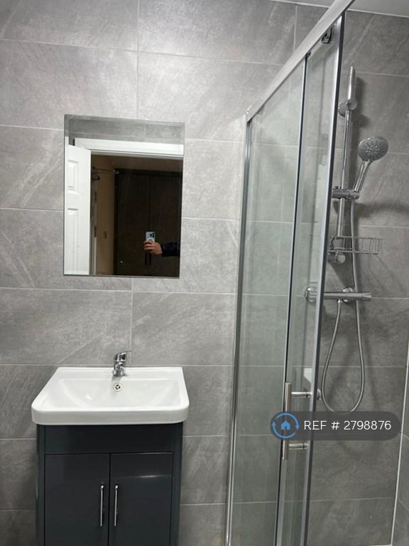 Room 3 - Bathroom