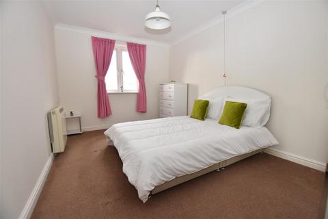 1 bedroom retirement property for sale, Tylers Ride, South Woodham Ferrers