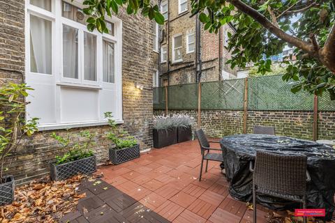 2 bedroom flat to rent, Nevern Square, London, SW5