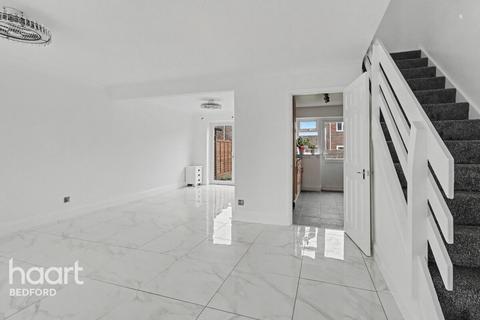 undefined, Hawthorn Close, ST NEOTS