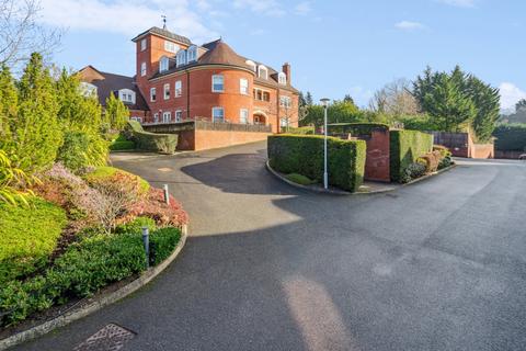 3 bedroom penthouse for sale, Valency House, Northwood HA6