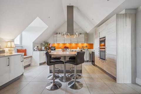 3 bedroom penthouse for sale, Valency House, Northwood HA6