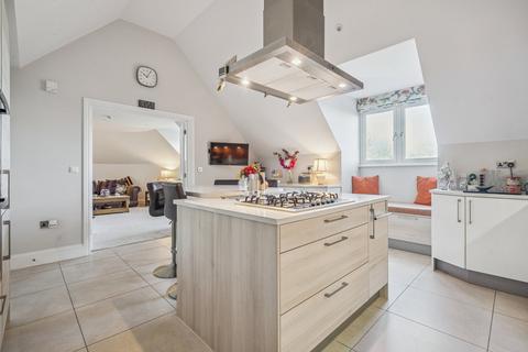 3 bedroom penthouse for sale, Valency House, Northwood HA6
