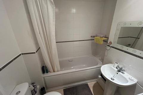 2 bedroom flat to rent, Gosport Marina, Gosport PO12
