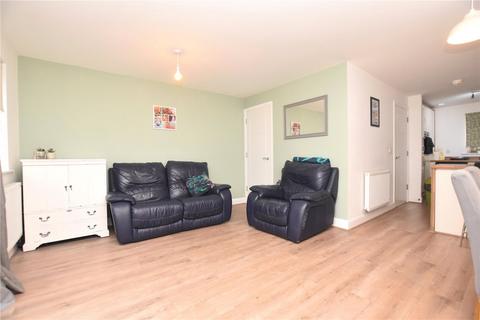 3 bedroom semi-detached house for sale, Scampston Drive, East Ardsley, Wakefield, West Yorkshire