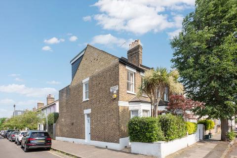 Russell Road, London SW19