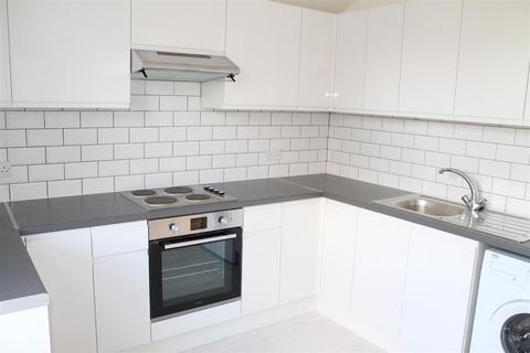 1 bedroom flat to rent, Hoe Street, London E17