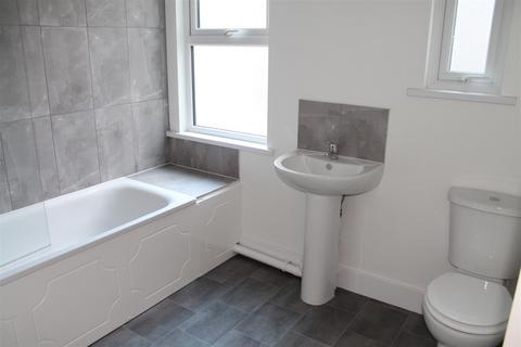 1 bedroom flat to rent, Hoe Street, London E17