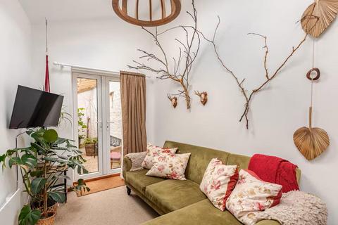 undefined, Dudley Court, York