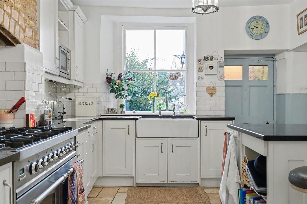 Kitchen 3.jpg