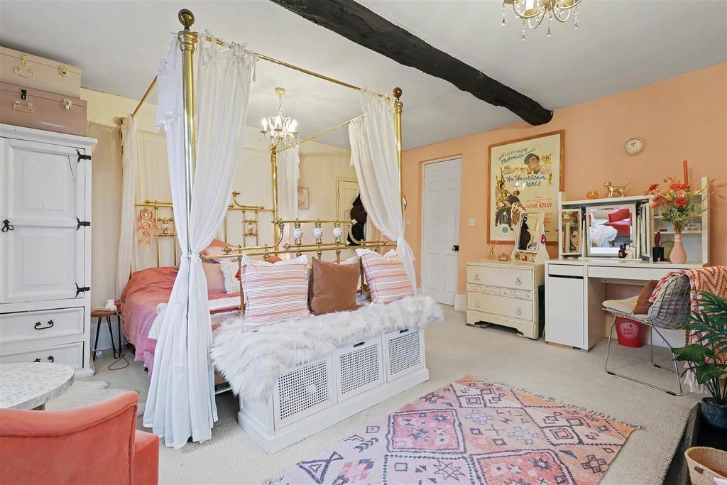 Bedroom 2 2.jpg