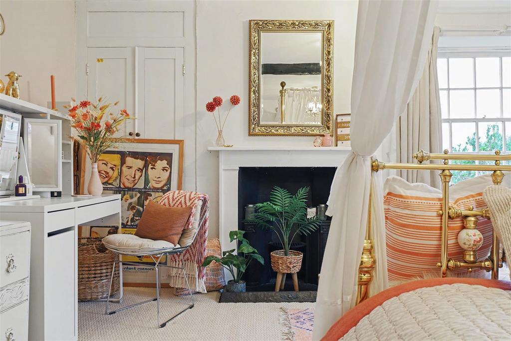 Bedroom 2 3.jpg