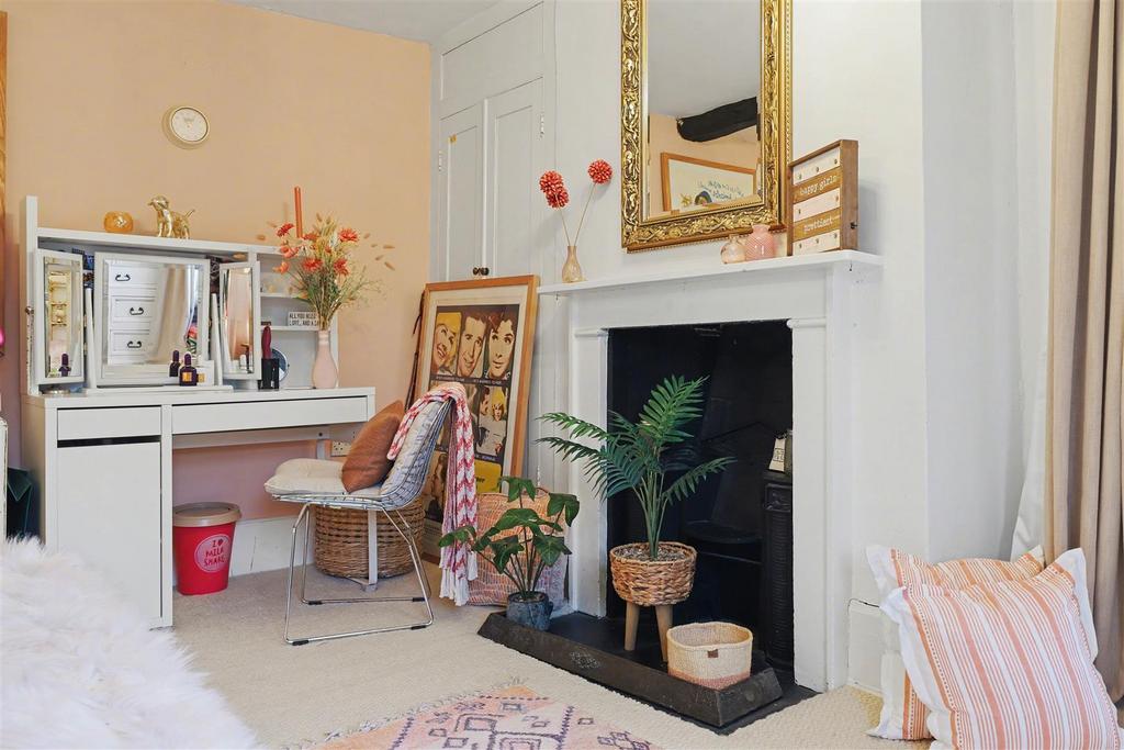 Bedroom 2 4.jpg