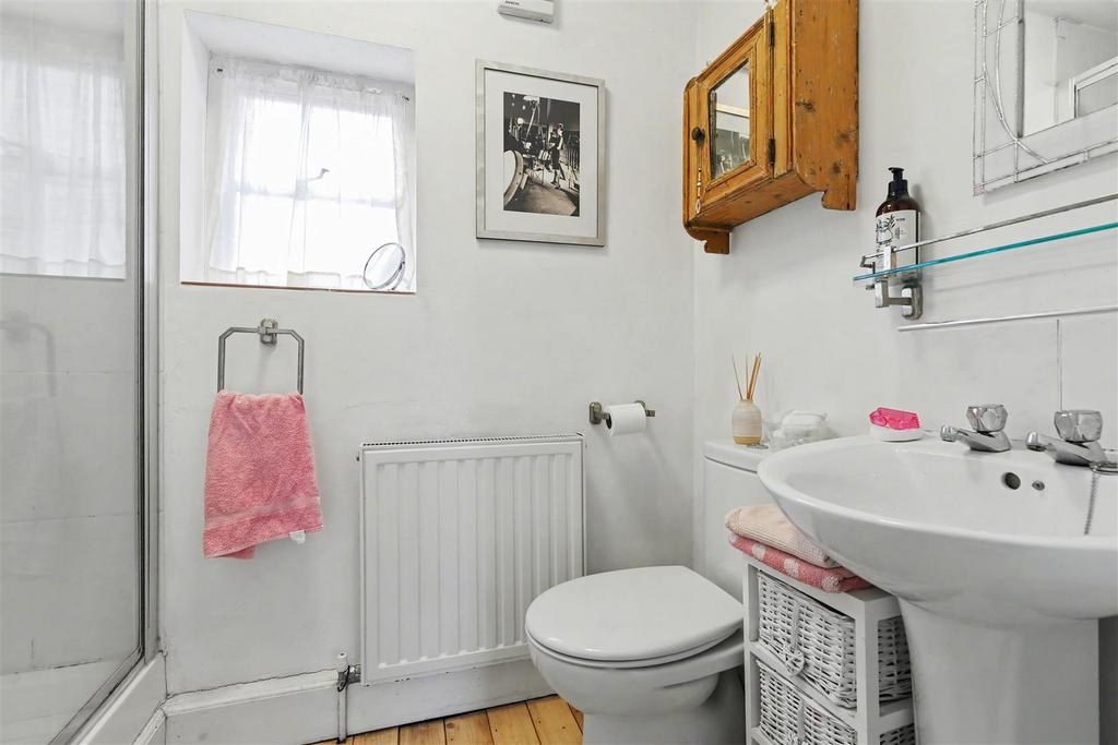 Bedroom 2 - Ensuite.jpg