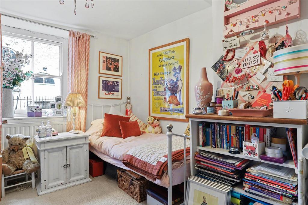 Bedroom 5.jpg