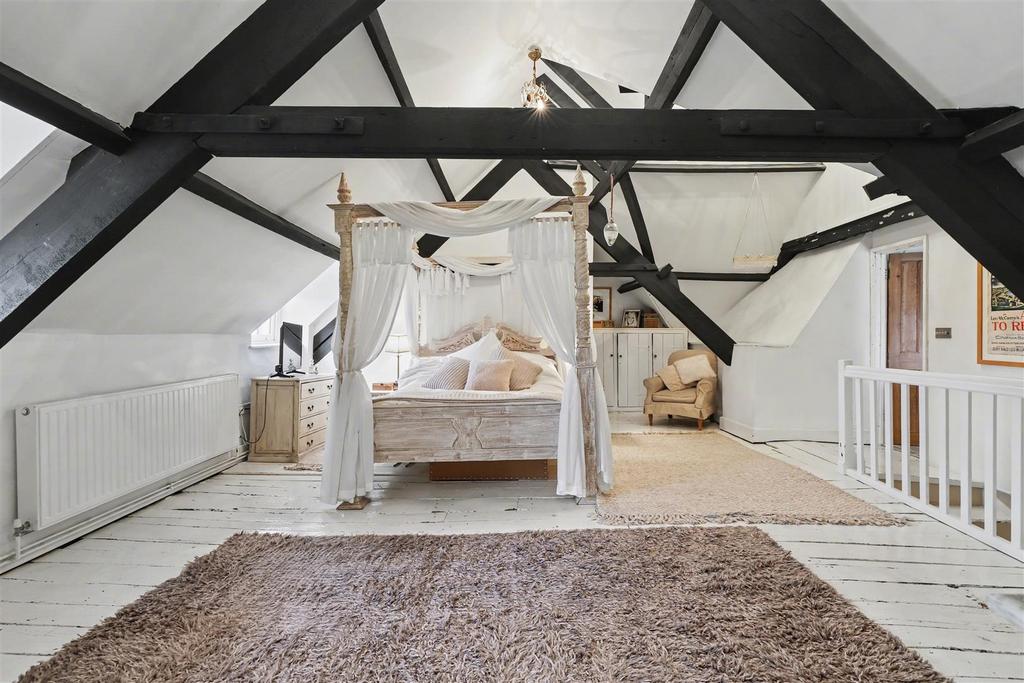 Master Bedroom 1.jpg