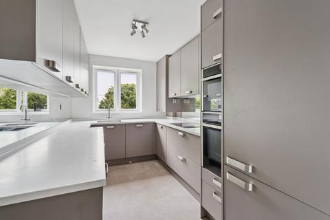 3 bedroom apartment for sale, Flat  Dukes Lodge, Northwood HA6