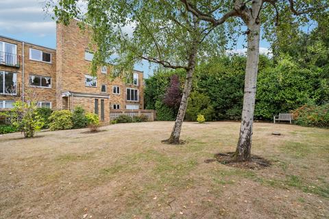 3 bedroom apartment for sale, Flat  Dukes Lodge, Northwood HA6